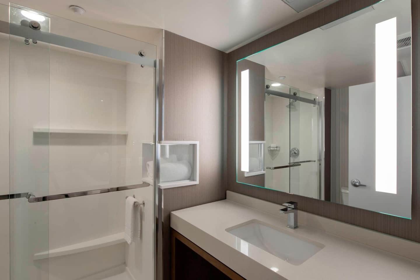 Courtyard by Marriott New York Queens/Fresh Meadows