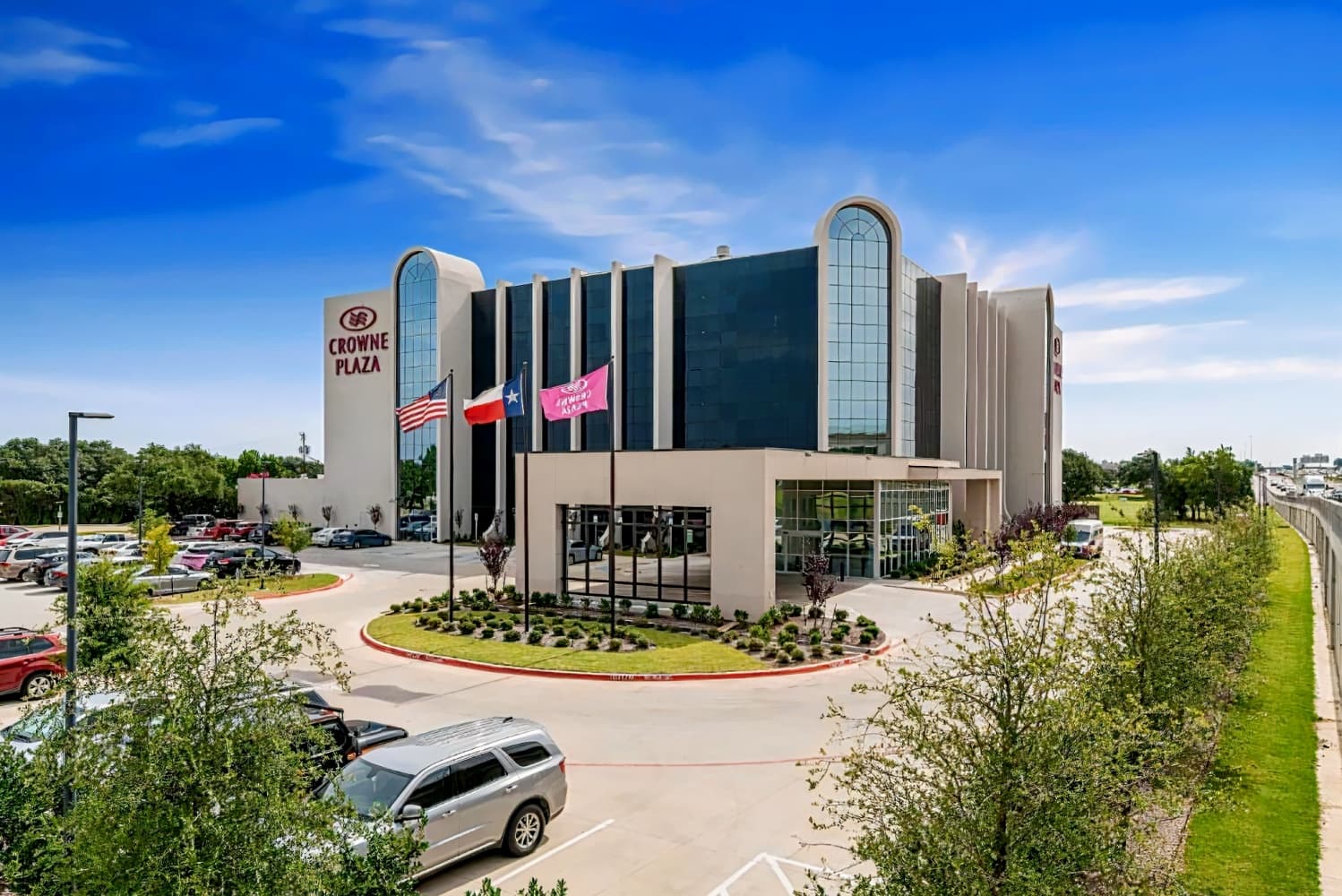 Crowne Plaza Suites Arlington - Ballpark - Stadium
