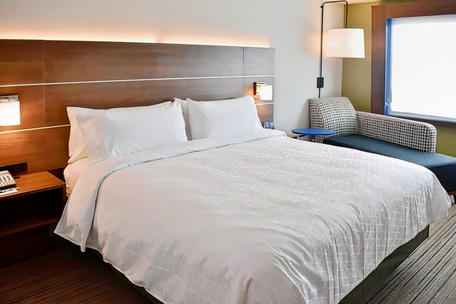 Holiday Inn Express & Suites - Boston South - Randolph