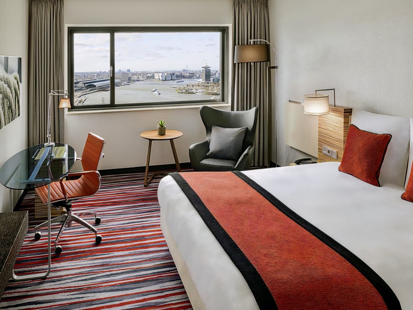 Mövenpick Hotel Amsterdam City Centre
