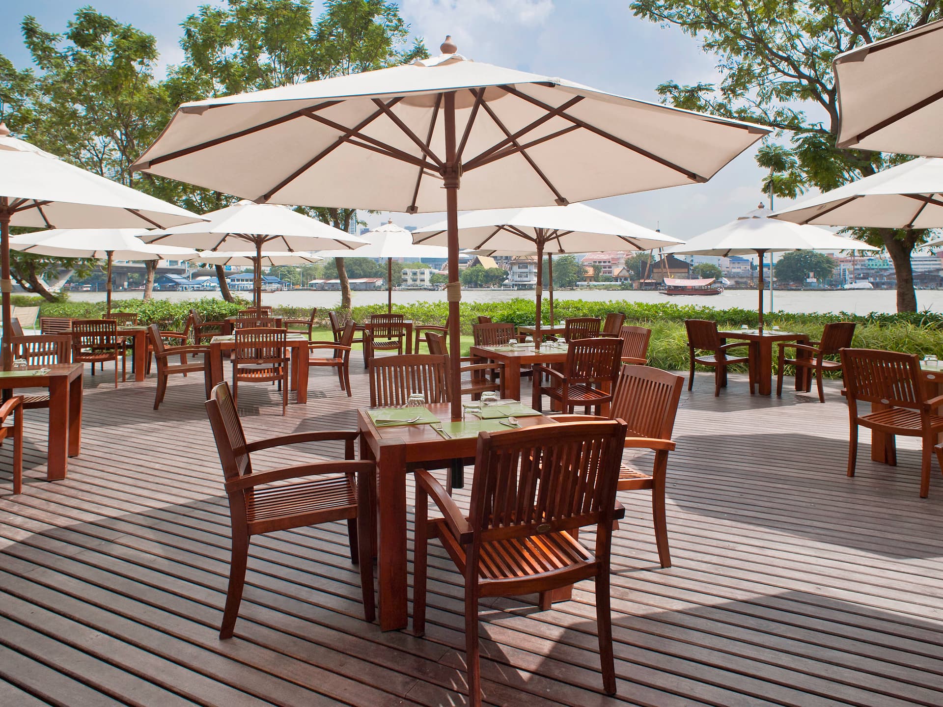 ibis Bangkok Riverside