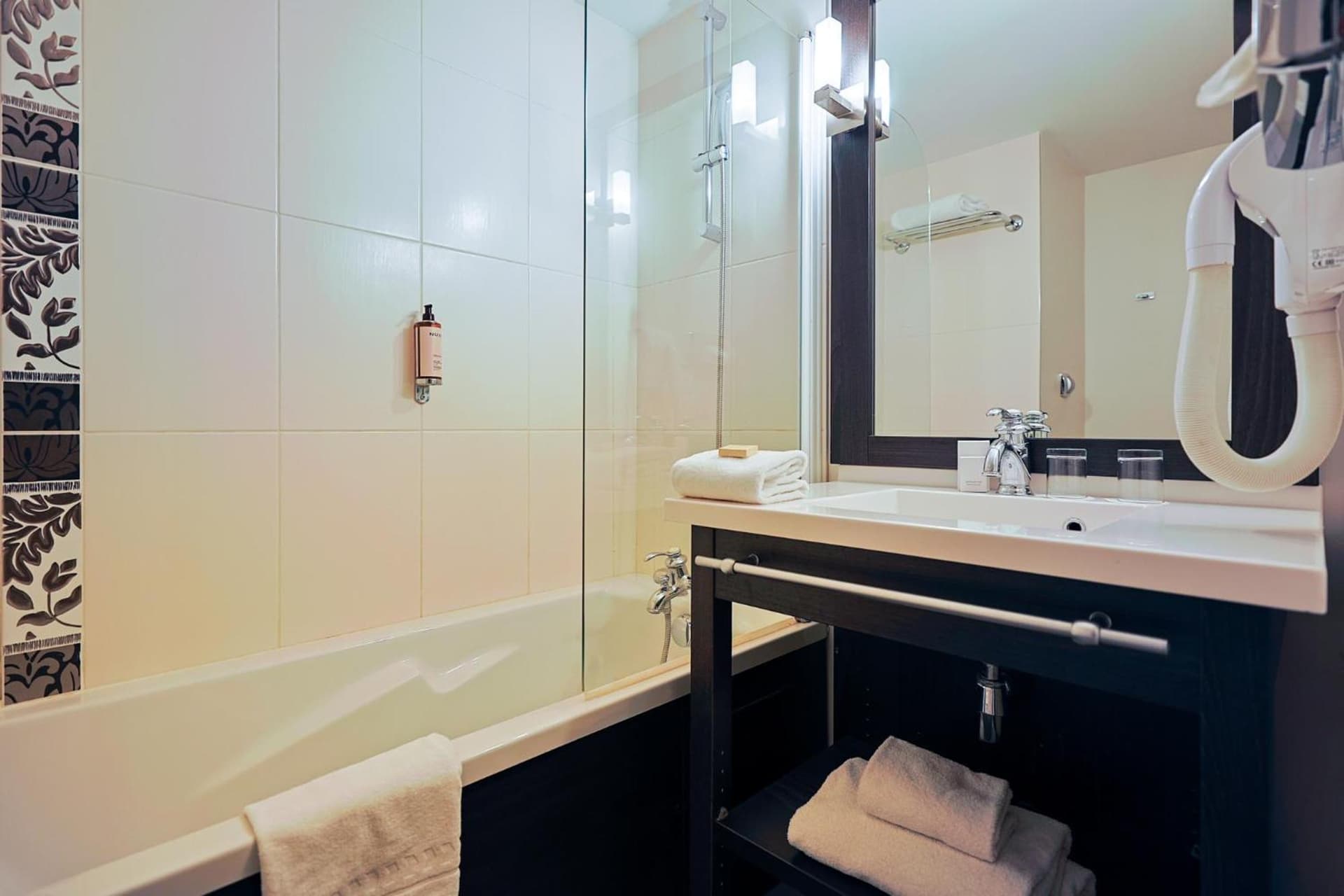 Seven Urban Suites Nantes Centre & Spa