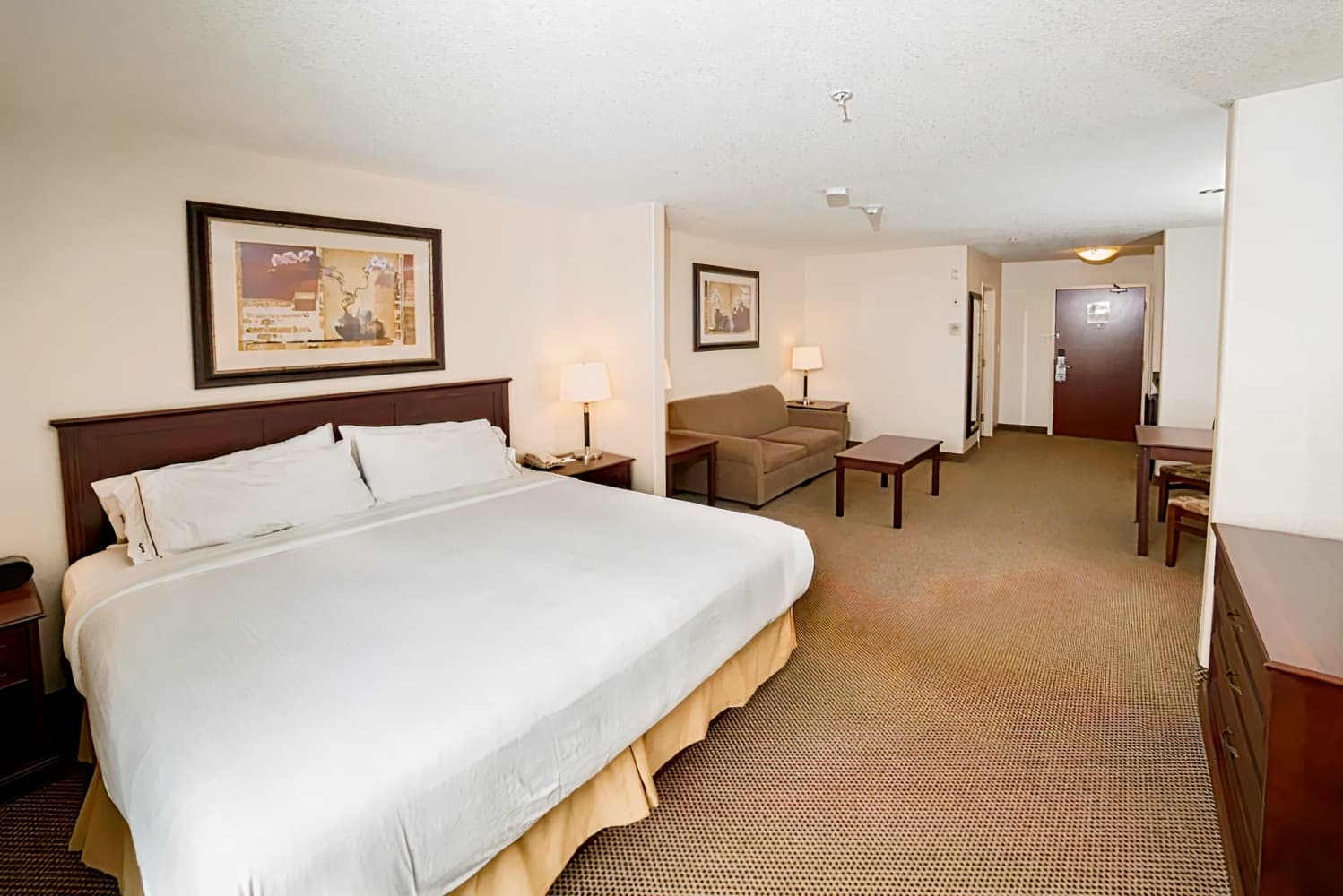 Holiday Inn Express & Suites Whitecourt Southeast, an IHG Hotel