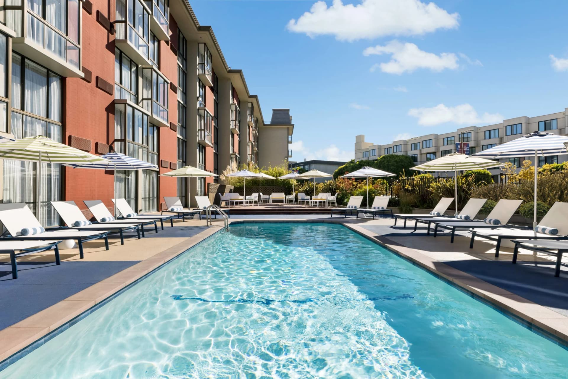 Hotel Caza Fisherman’s Wharf