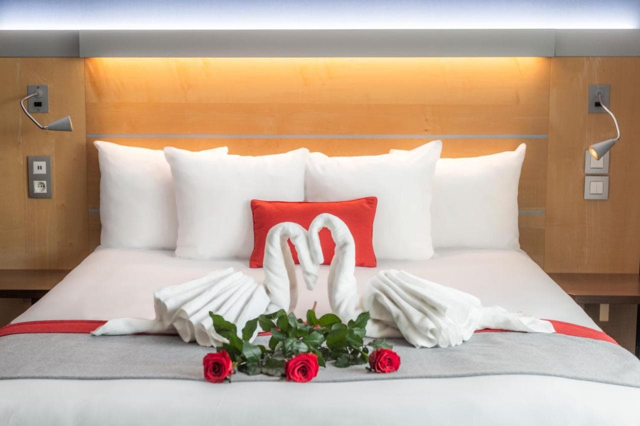 Holiday Inn Express Paris - Canal de la Villette, an IHG Hotel