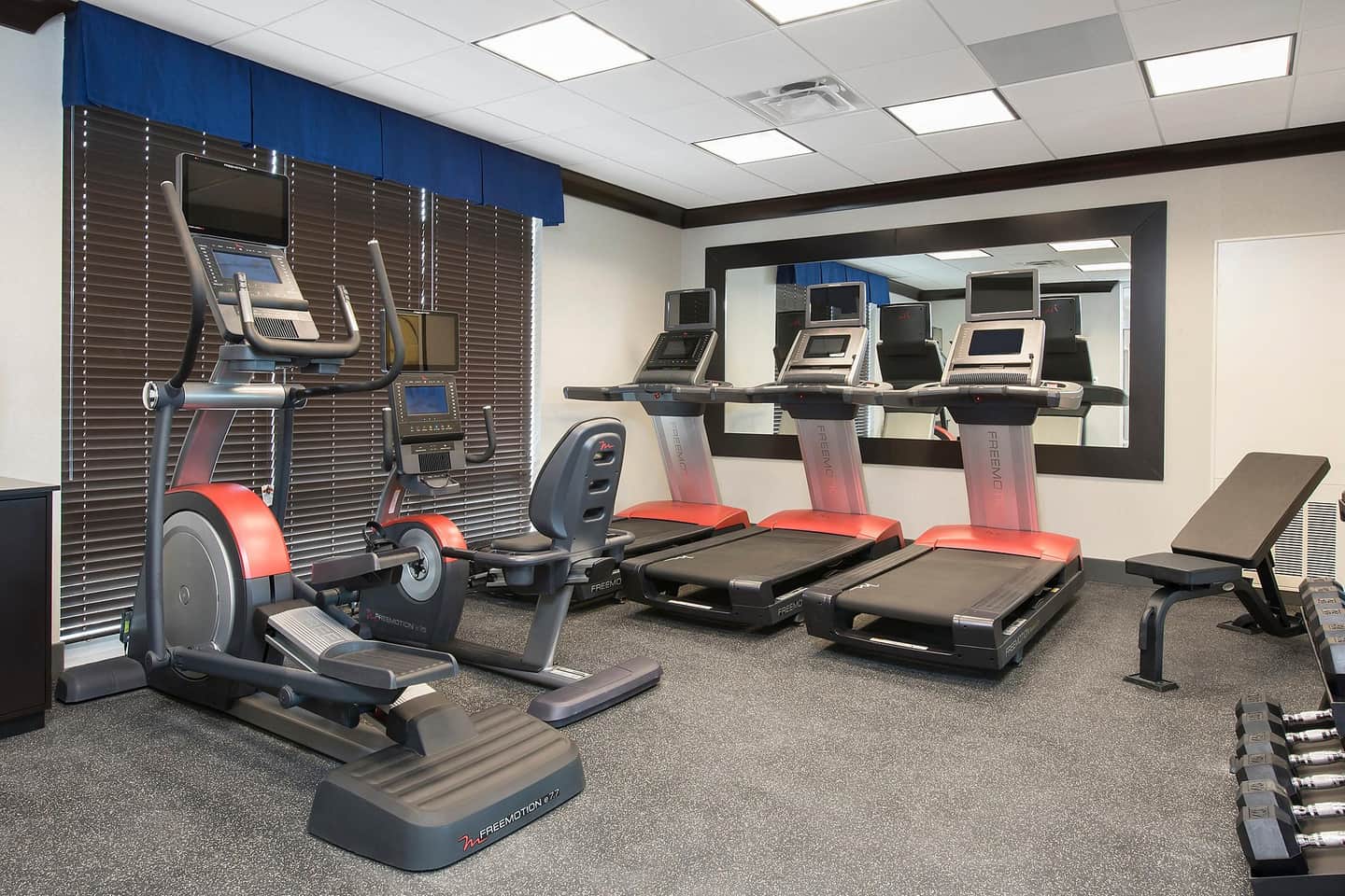 Holiday Inn Indianapolis Airport, an IHG Hotel