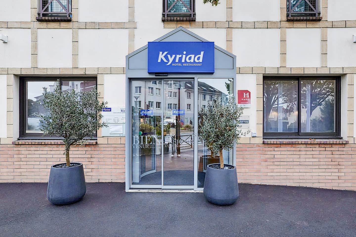 Kyriad Paris Ouest - Bezons La Défense