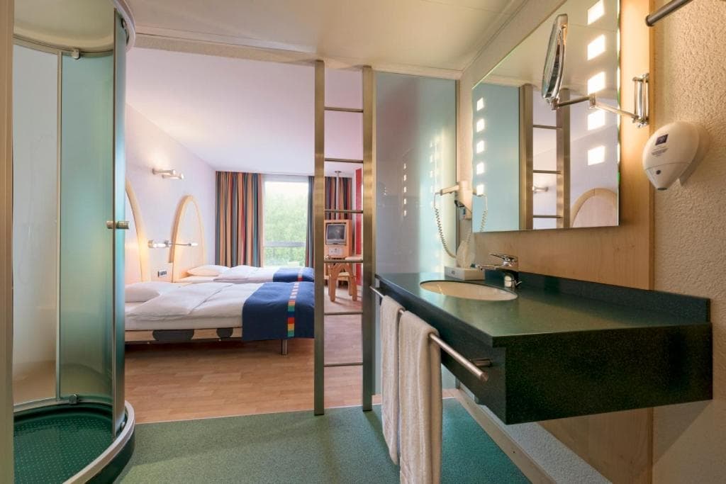 B&B Hotel Lully 3 Lakes