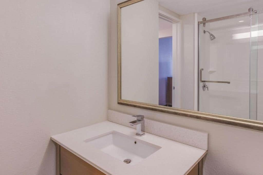 La Quinta Inn & Suites by Wyndham Philadelphia Airport