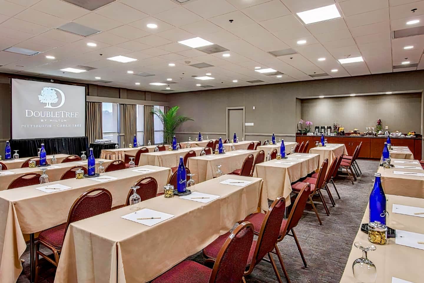 DoubleTree by Hilton Pittsburgh-Green Tree