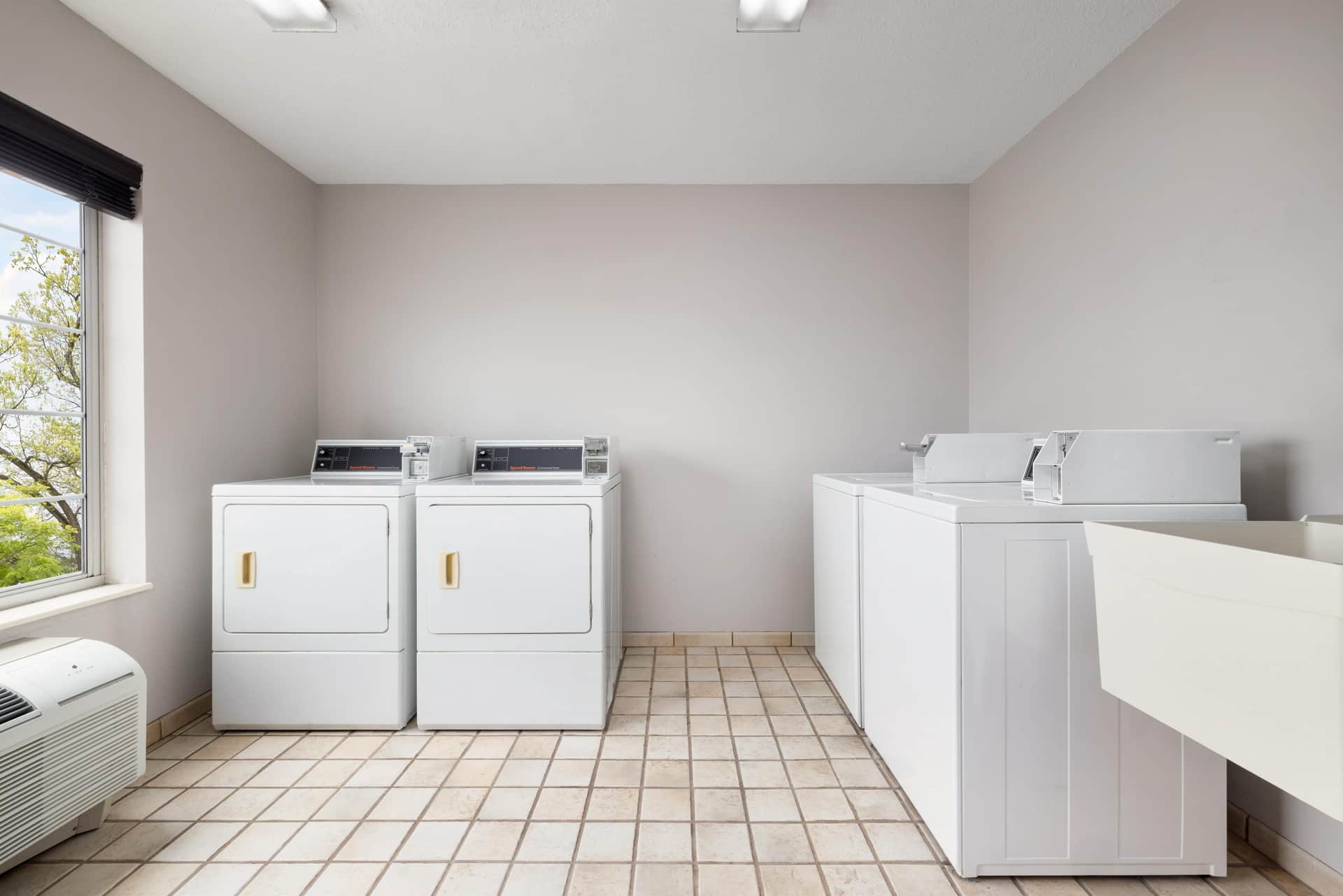 Country Inn & Suites by Radisson, Springfield, OH