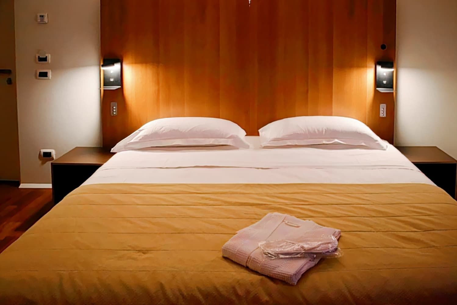 New Ipoint Hotel