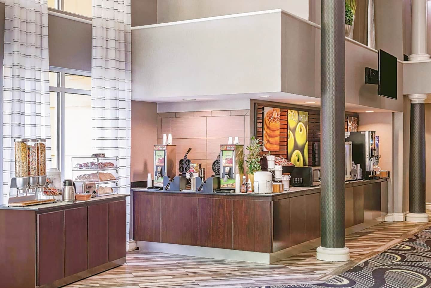 La Quinta Inn & Suites by Wyndham Univ Area Chapel Hill (old)