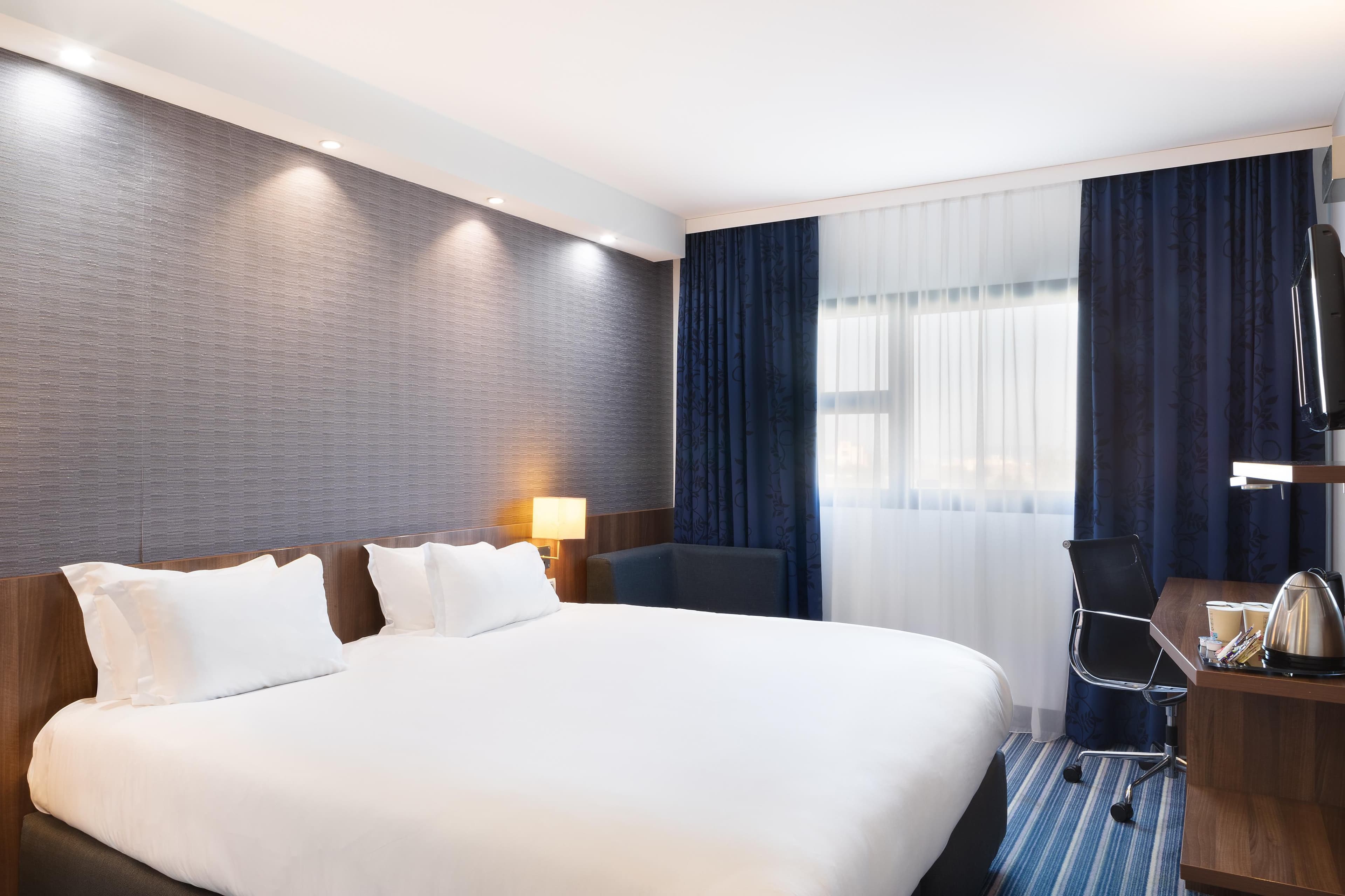 Holiday Inn Express - Marseille Airport, an IHG Hotel