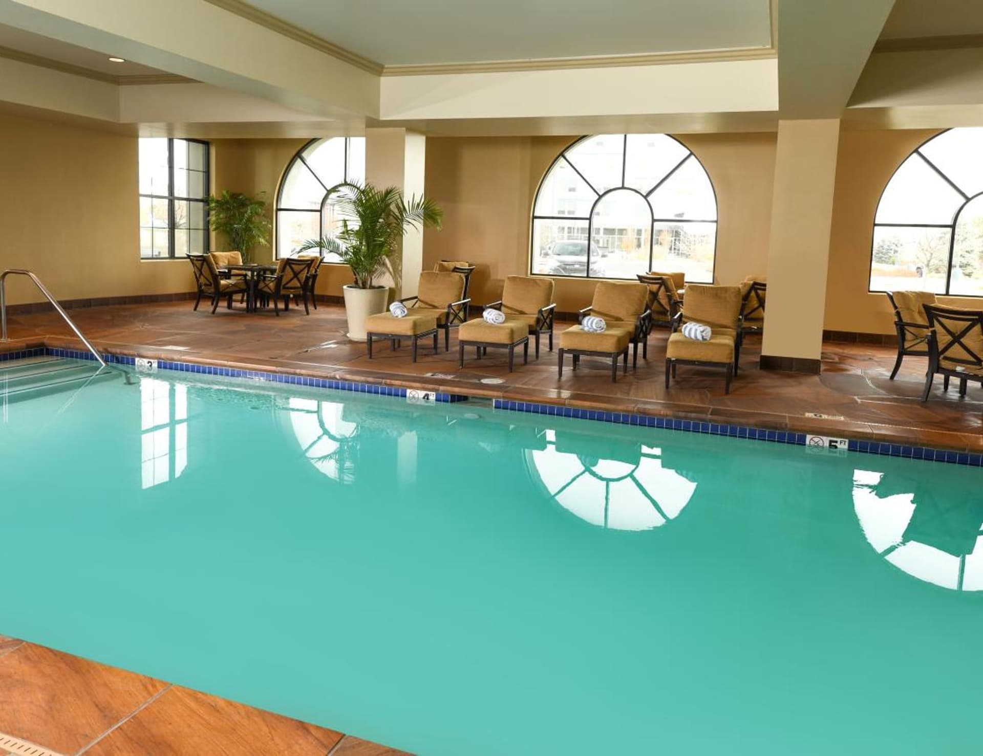 Woolley's Classic Suites Denver Airport