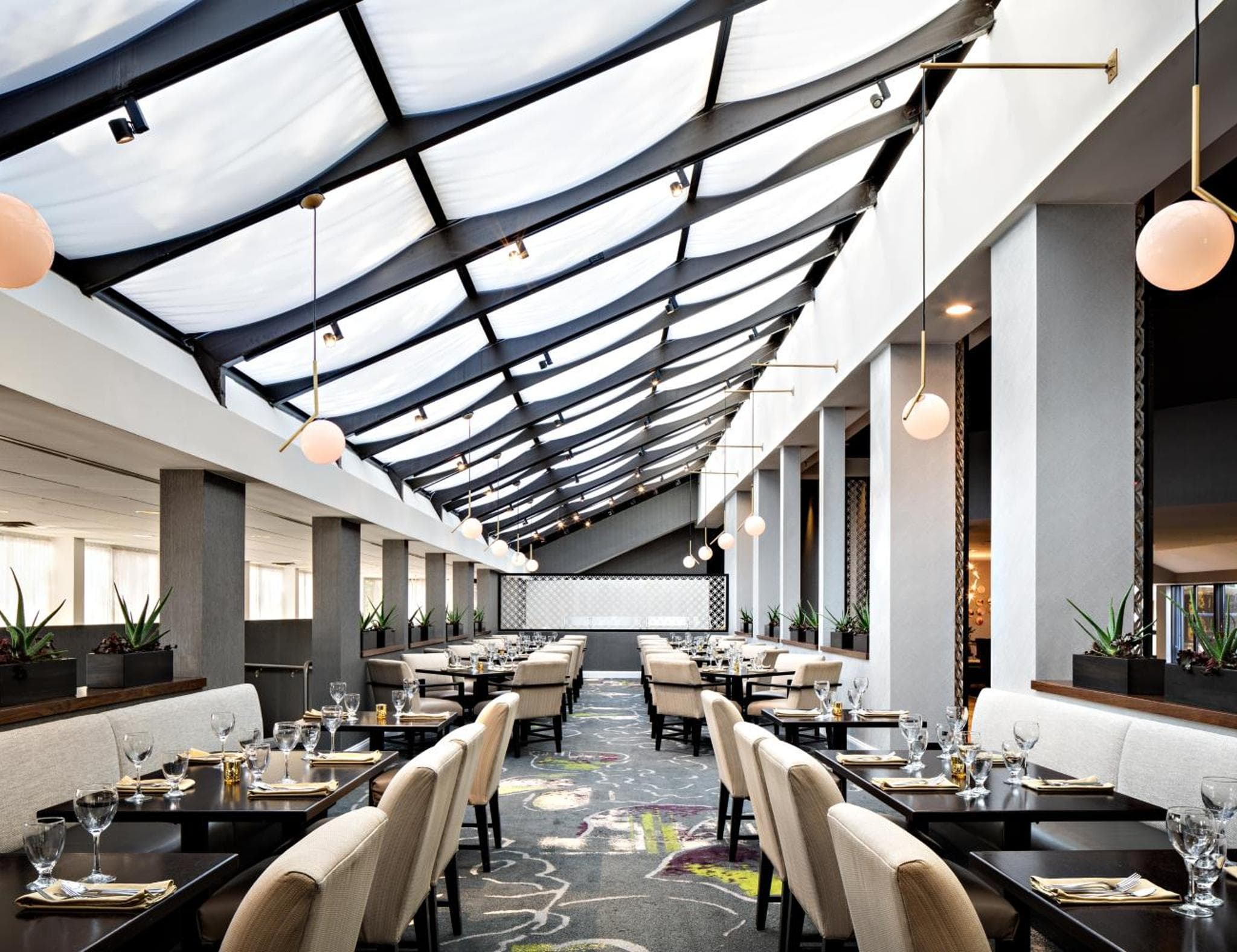 DoubleTree by Hilton Fairfield Hotel & Suites