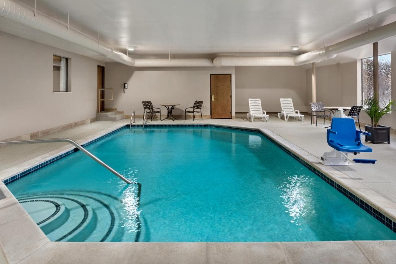 Baymont by Wyndham Belleville Airport Area Free Airport Shuttle