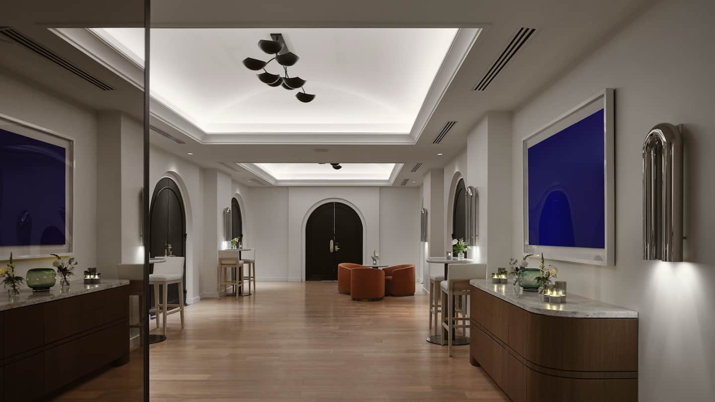 Vogue Hotel Montreal Downtown, Curio Collection by Hilton