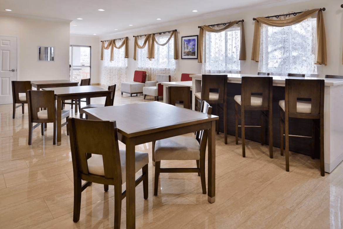 Crystal Inn & Suites IAH Humble