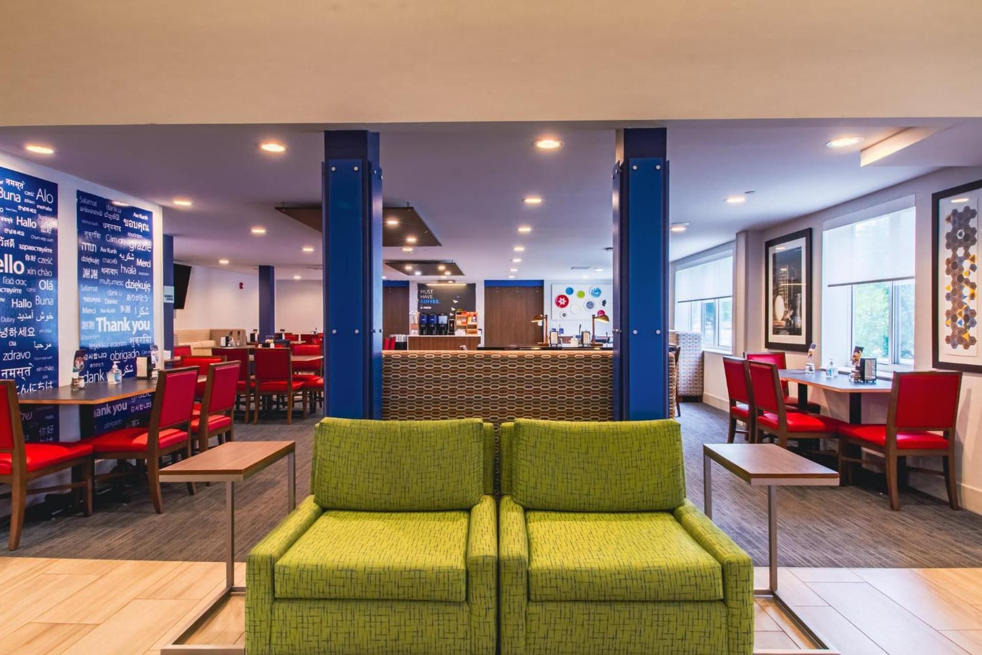 Holiday Inn Express & Suites - Lincoln East - White Mountains, an IHG Hotel