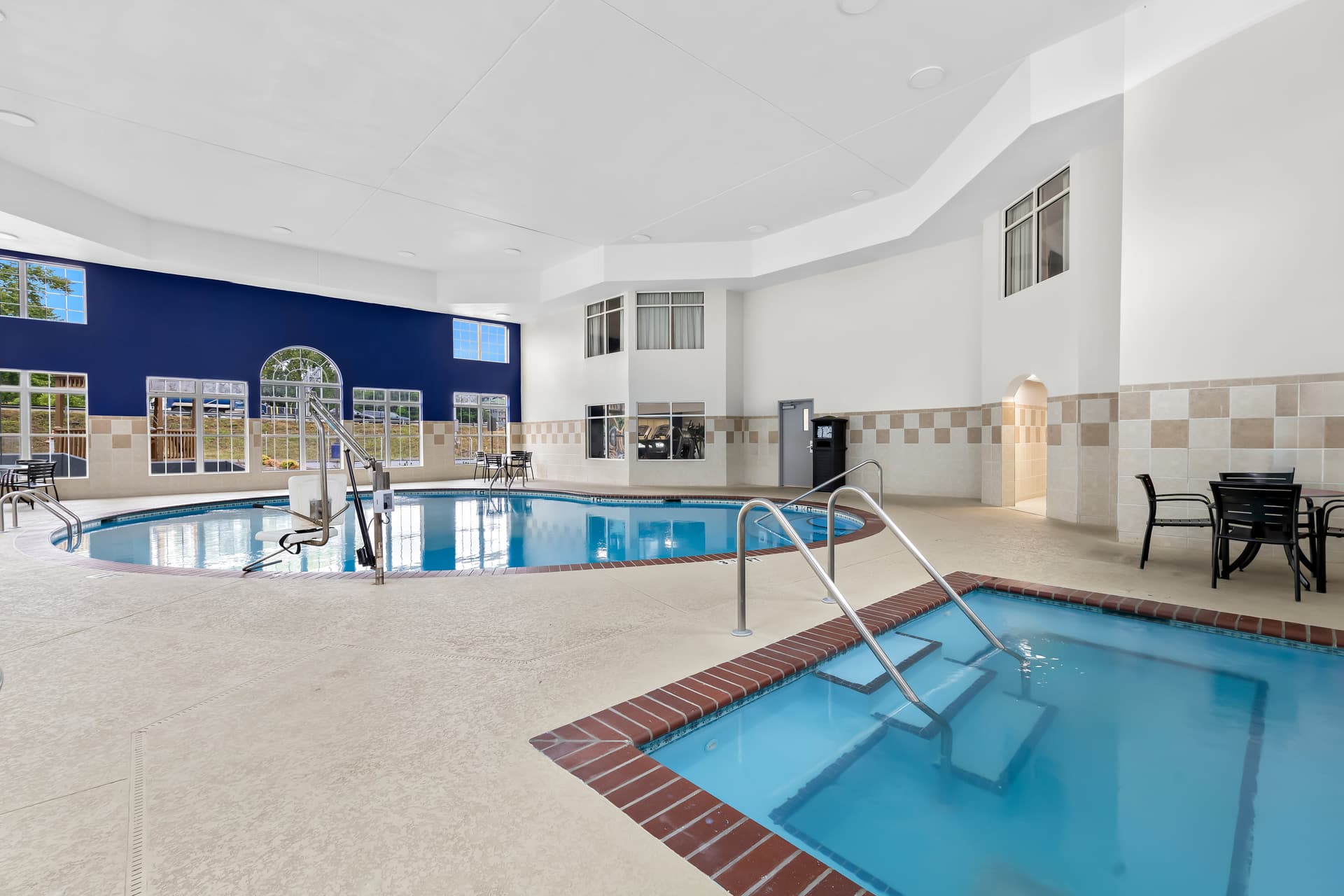 Comfort Inn & Suites Nashville Near Tanger Outlets