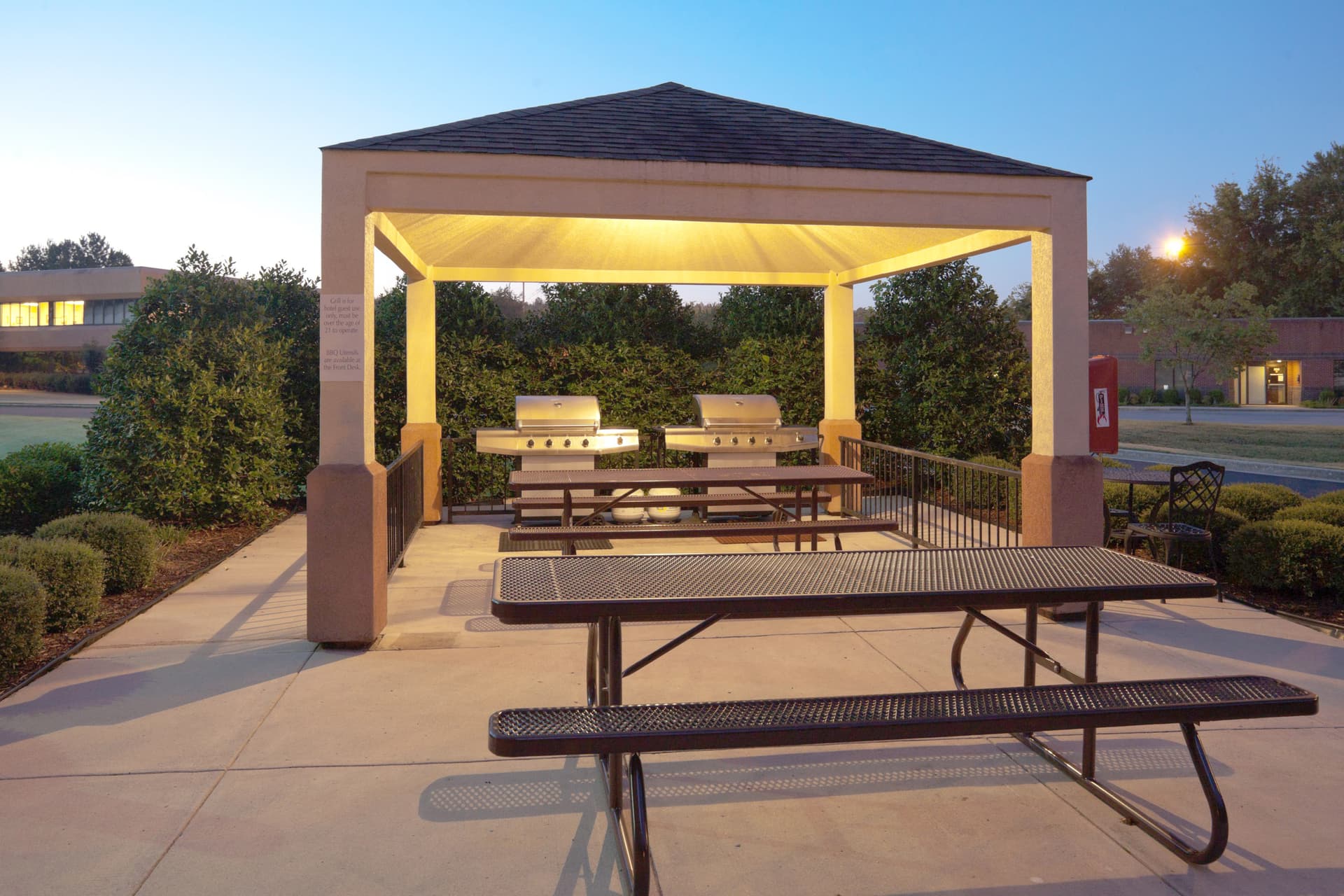 Sonesta Simply Suites Detroit Warren