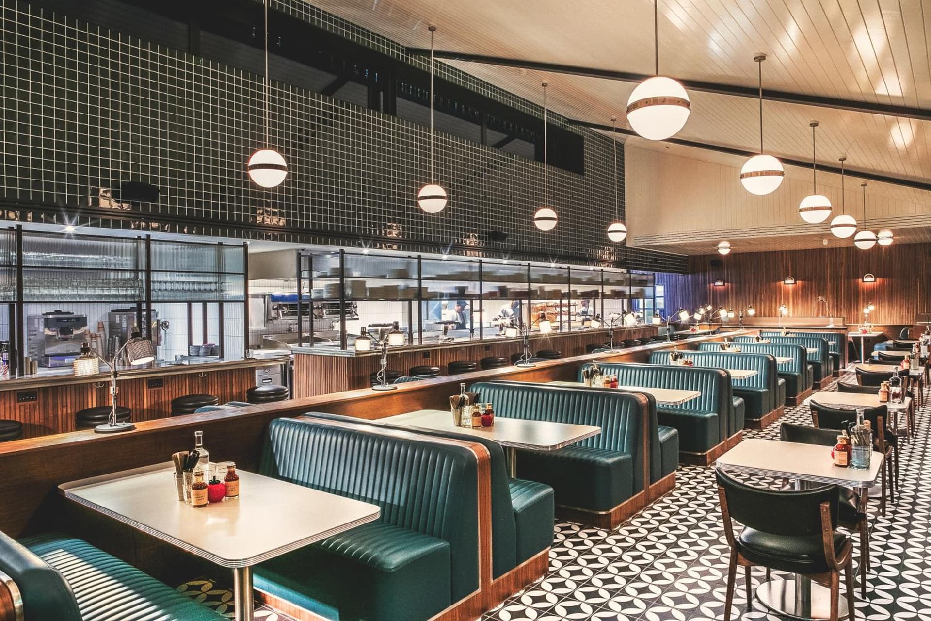 Mollie's Motel & Diner Bristol