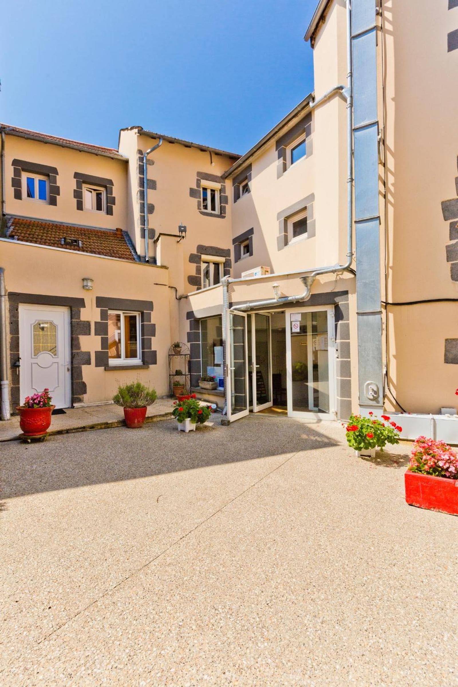 Logis Hotel de la Poste Pontgibaud