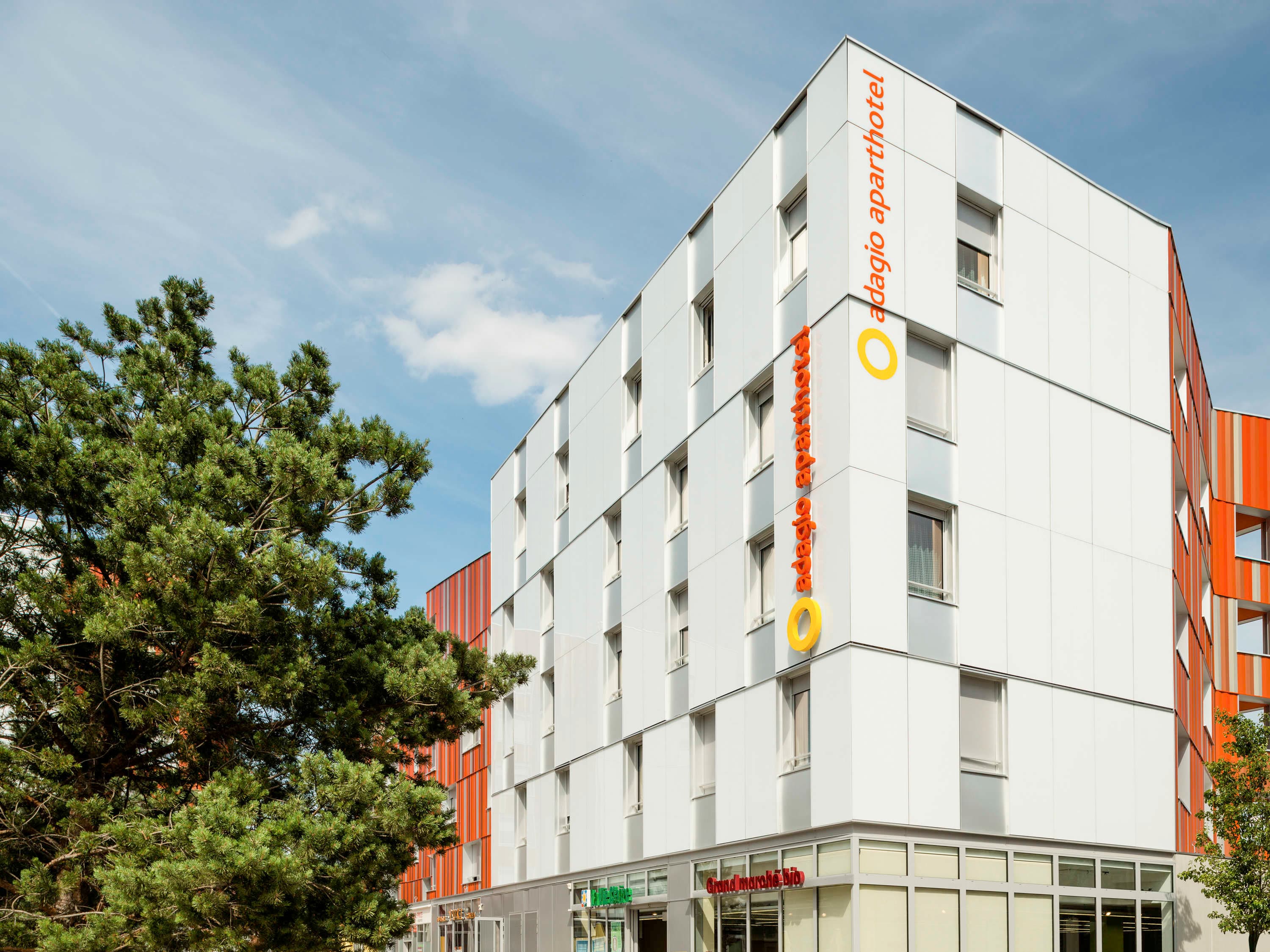 Aparthotel Adagio Access Paris Massy Gare TGV