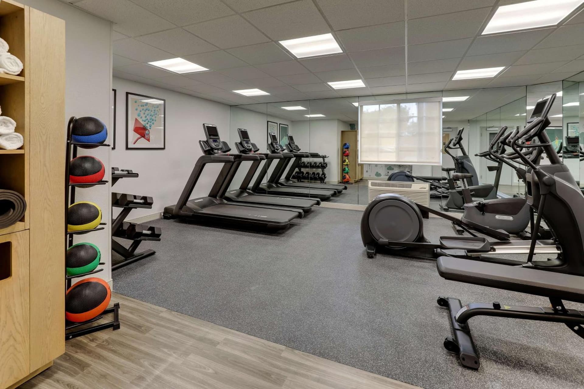 Sonesta Simply Suites Miami Airport Doral