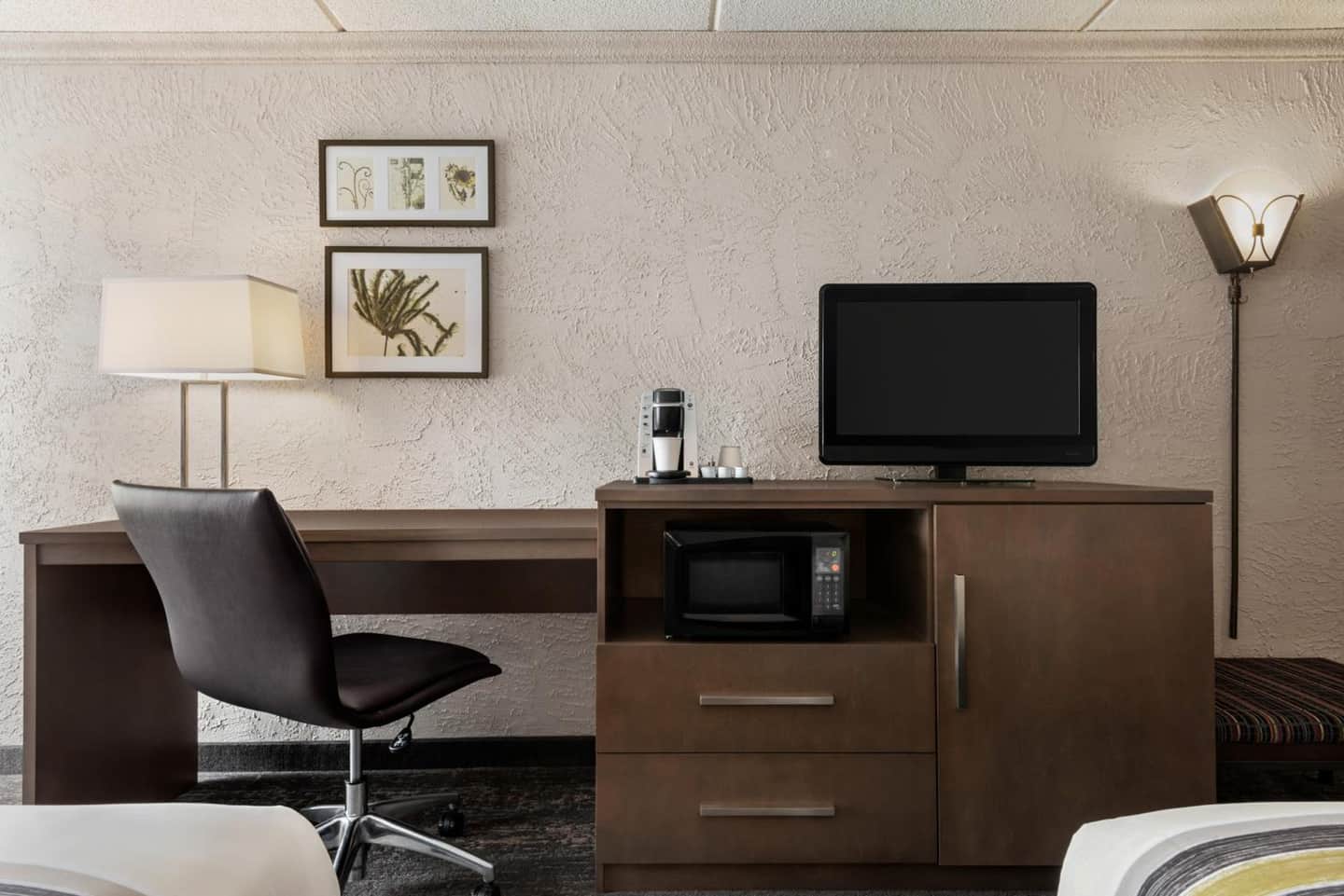 Country Inn & Suites by Radisson, Mt Pleasant-Racine West, WI