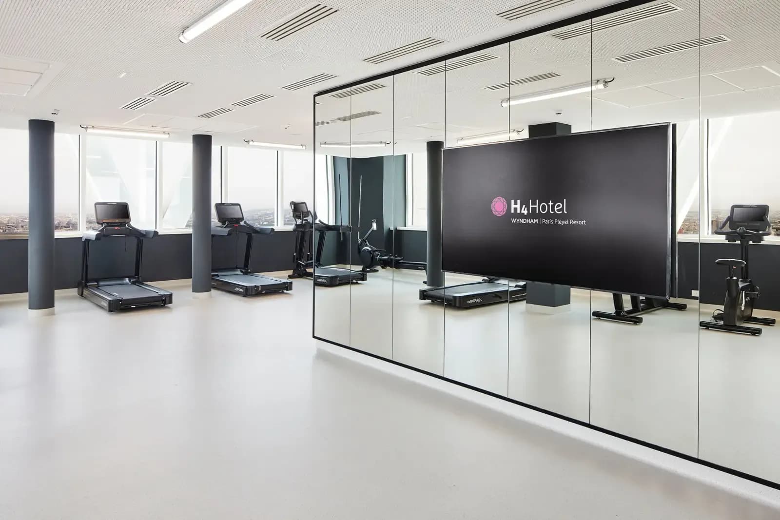 H4 Hotel Wyndham Paris Pleyel Resort