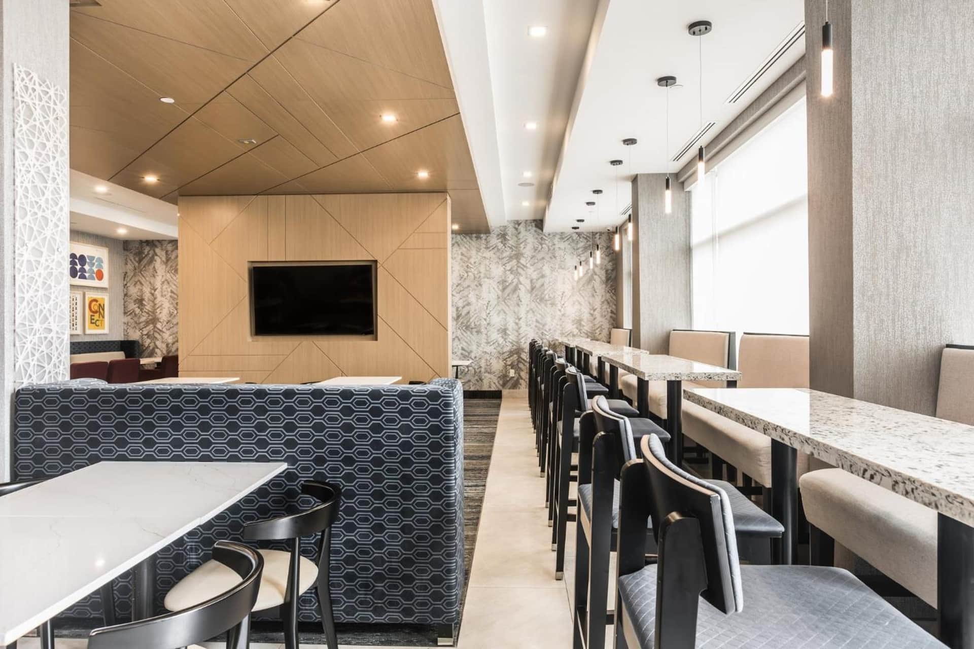 Holiday Inn Express & Suites - Toronto Airport South, an IHG Hotel
