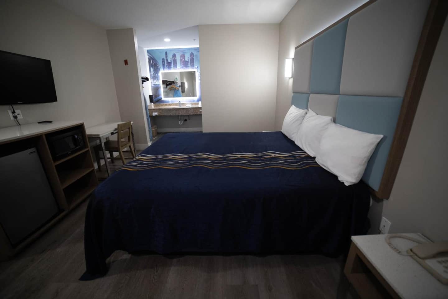 Mid City Inn & Suites Pico Rivera