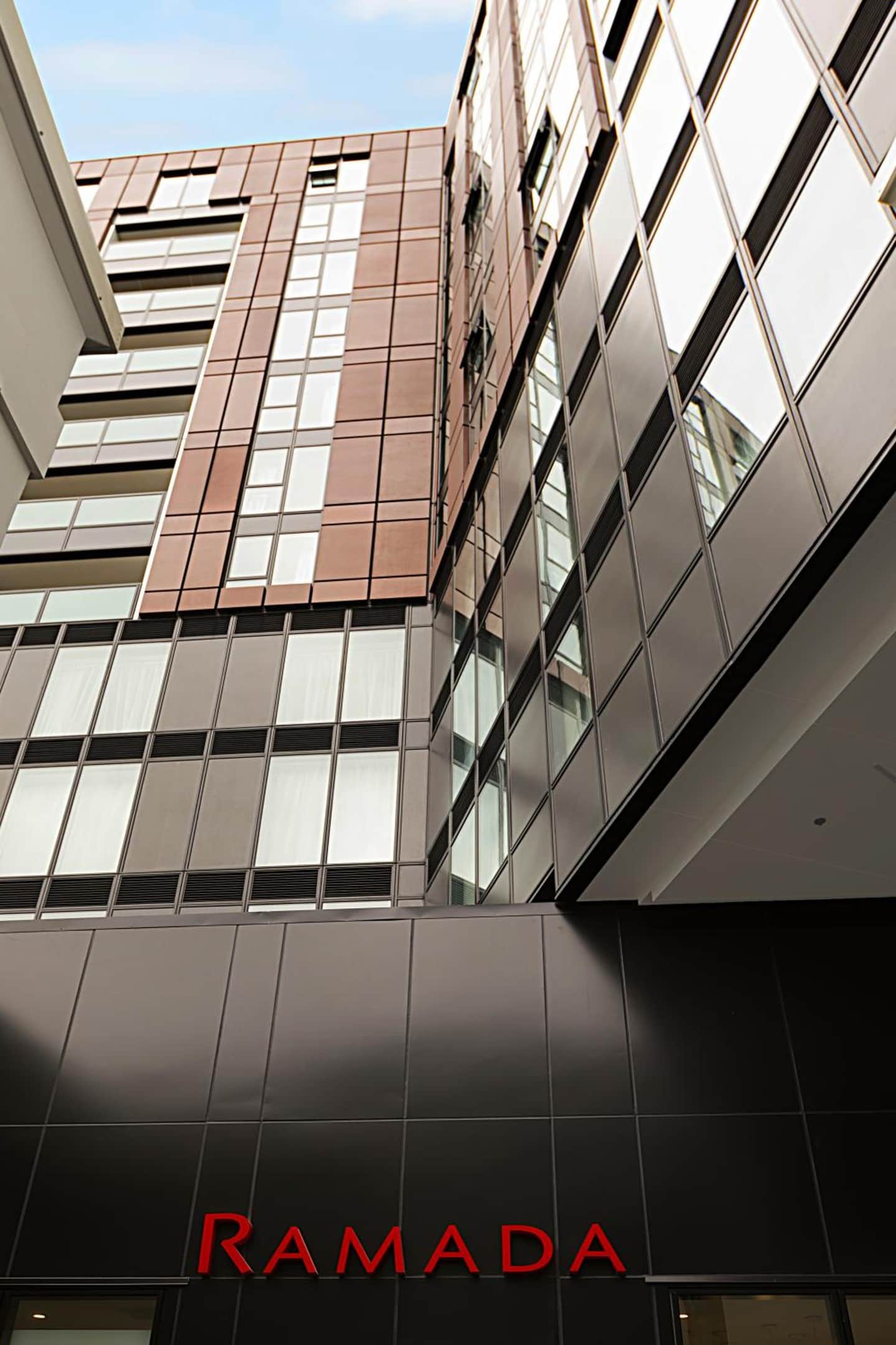 Ramada Suites Victoria Street West