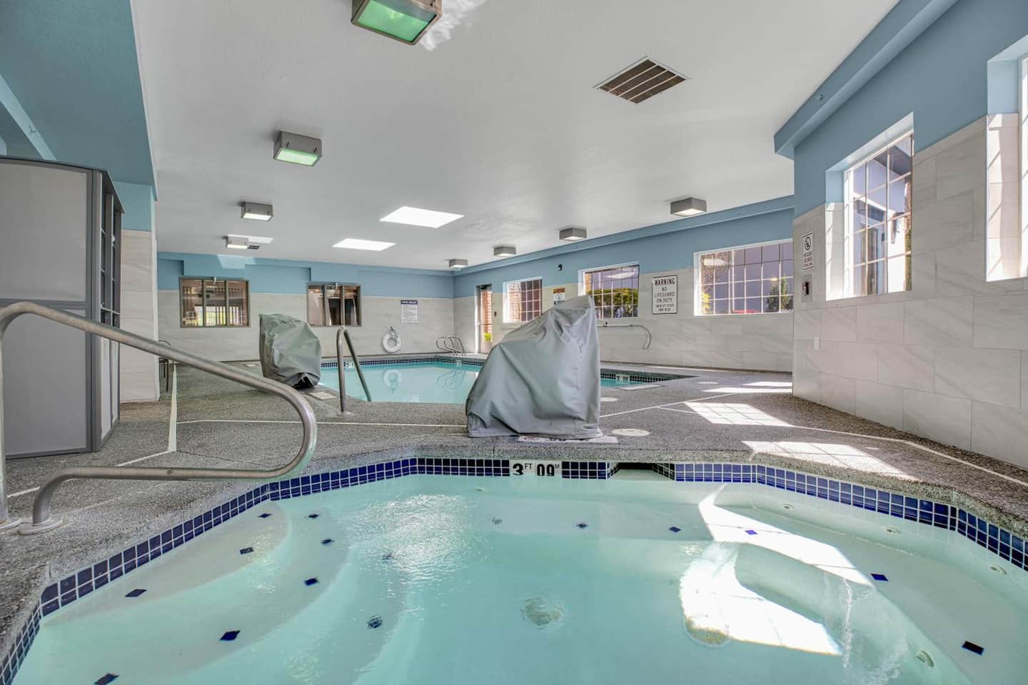 Holiday Inn Express Hotel & Suites Portland - Jantzen Beach, an IHG Hotel