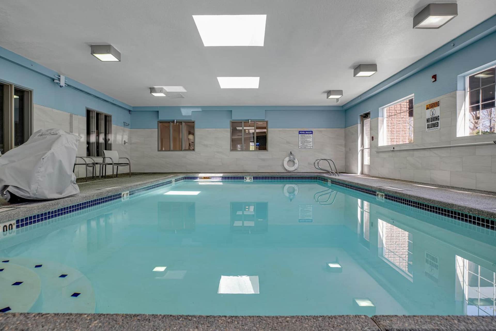Holiday Inn Express Hotel & Suites Portland - Jantzen Beach, an IHG Hotel
