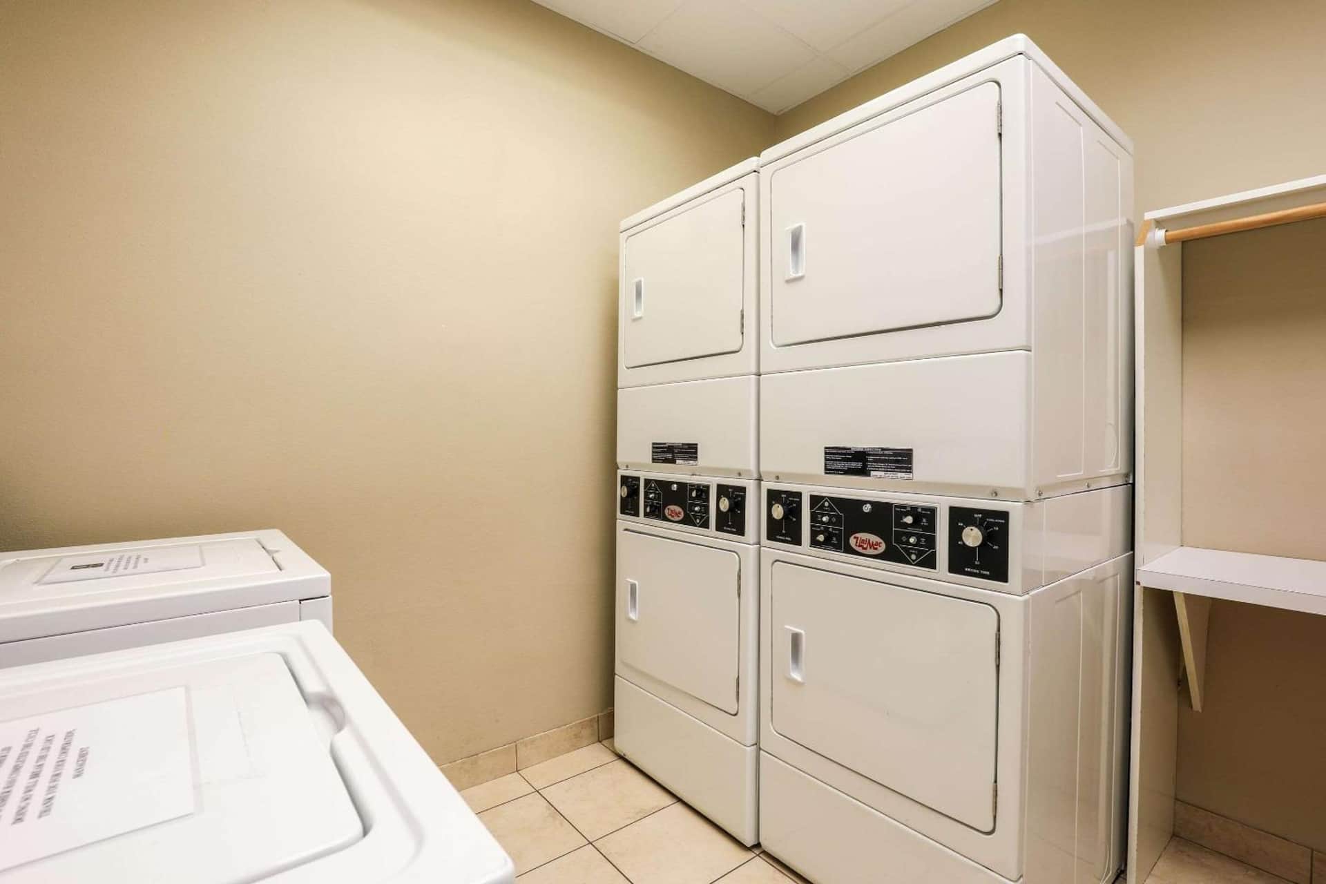 MainStay Suites Fitchburg - Madison