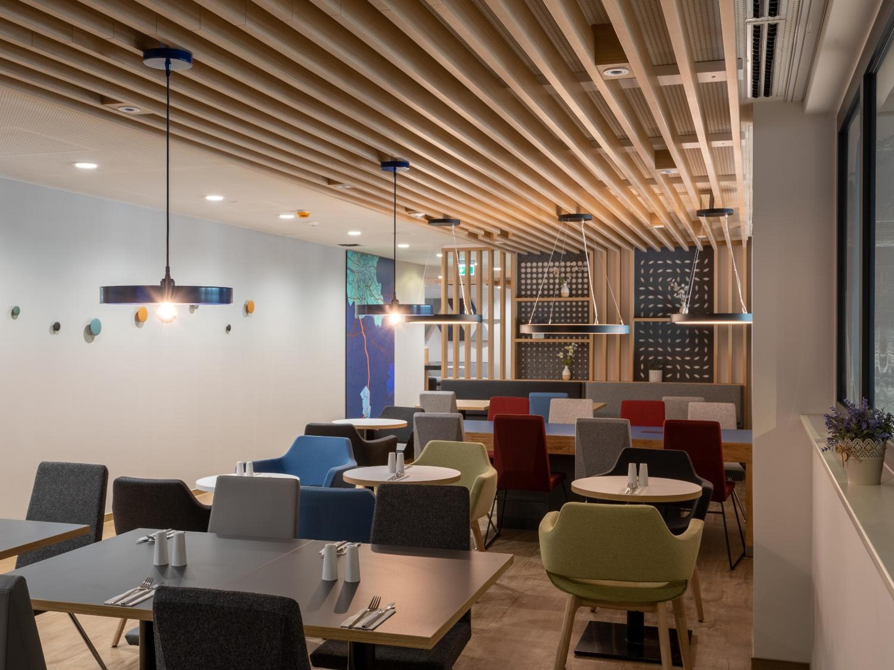 Holiday Inn Express - Hamburg South A7-AS42, an IHG Hotel