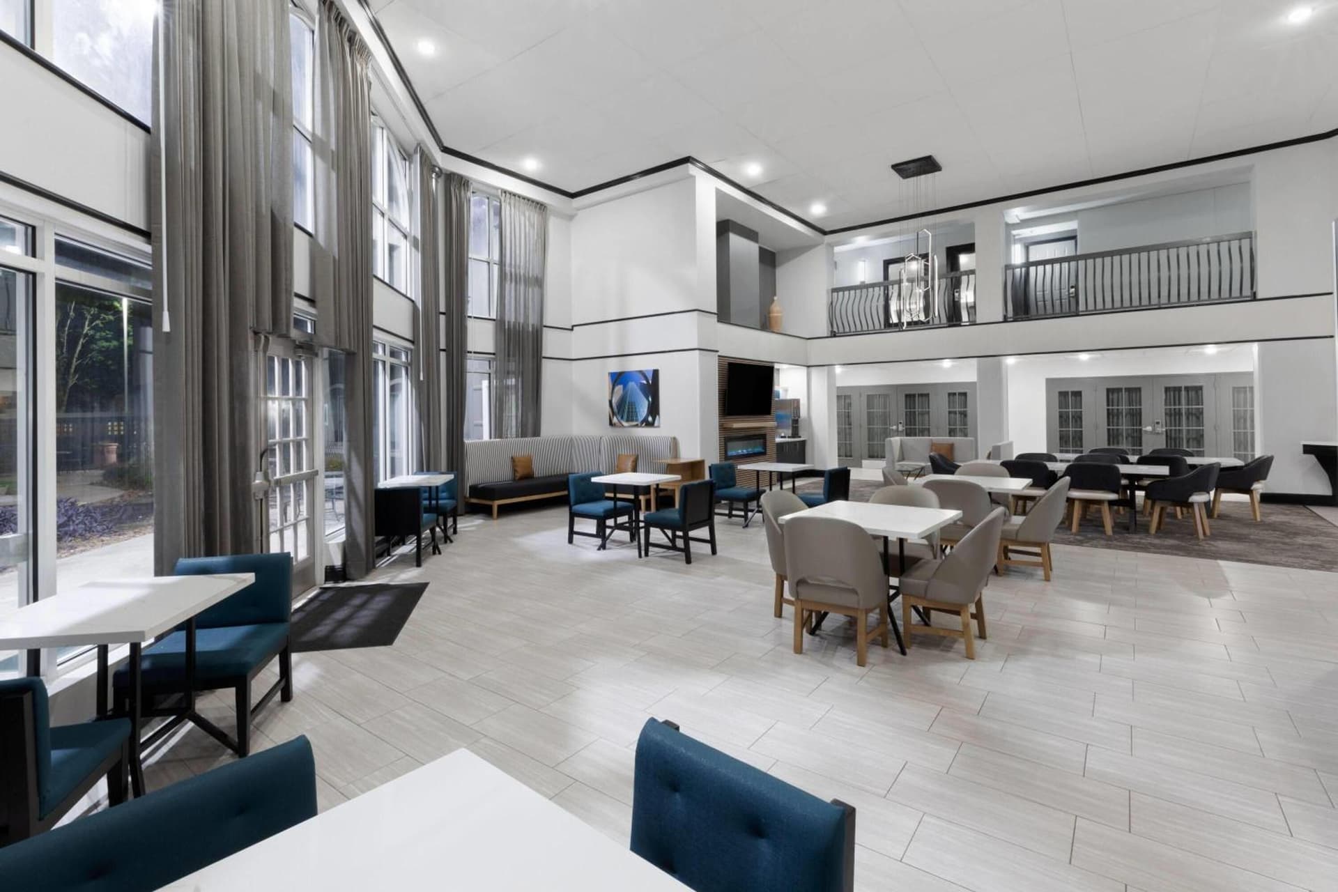 La Quinta Inn & Suites by Wyndham Houston Bush IAH South