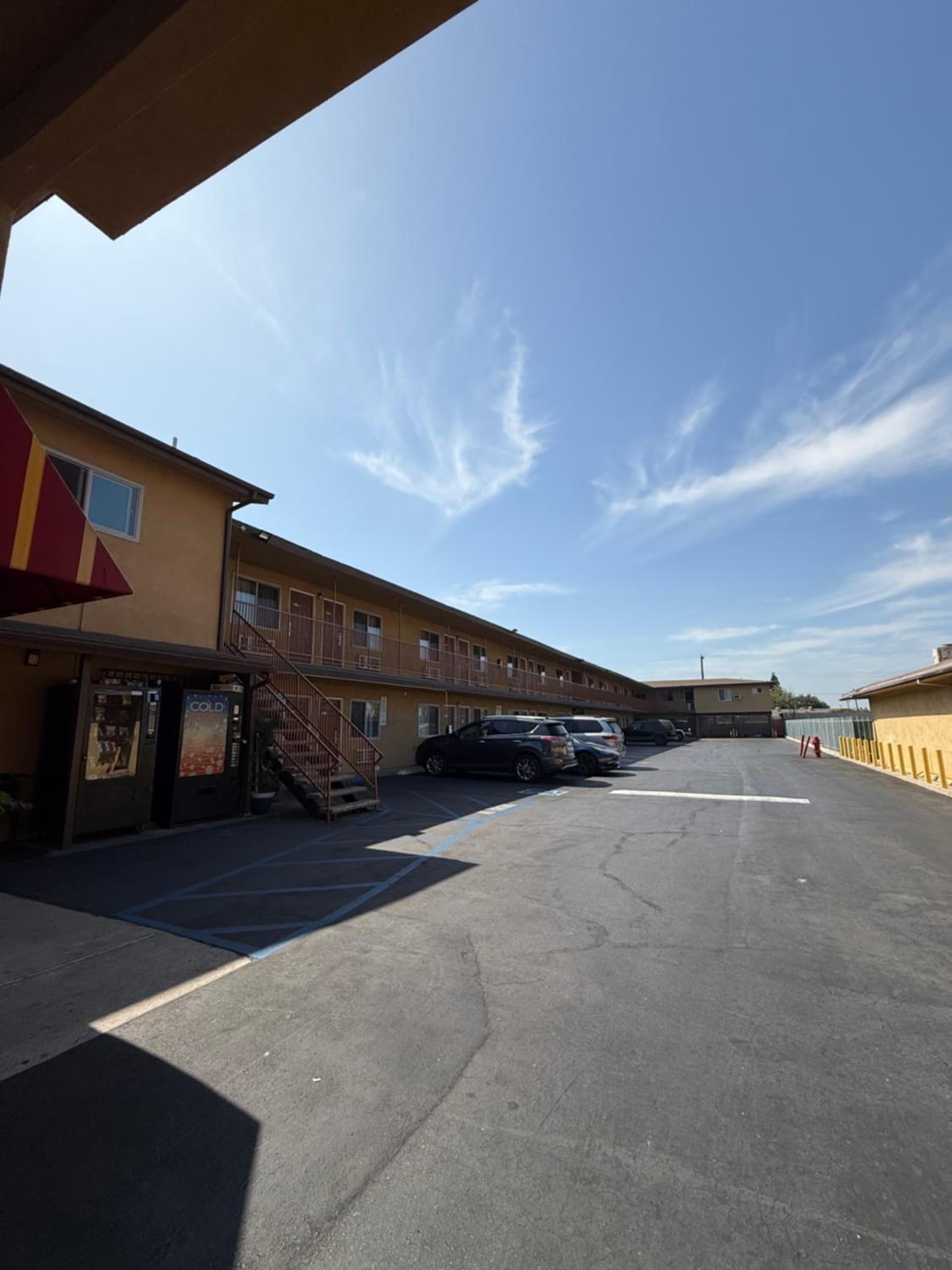 Robinhood Motel