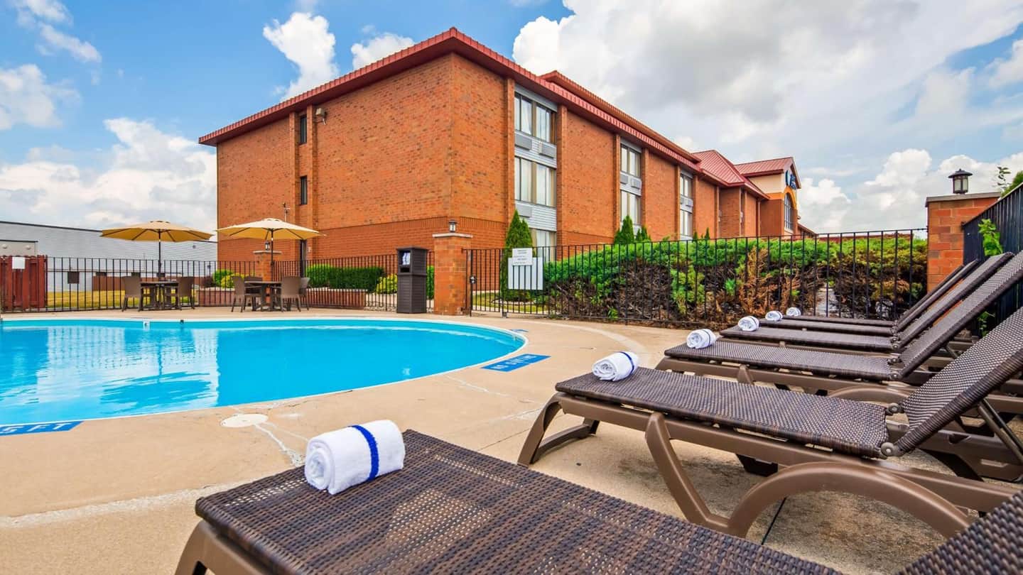Best Western Luxbury Inn Fort Wayne
