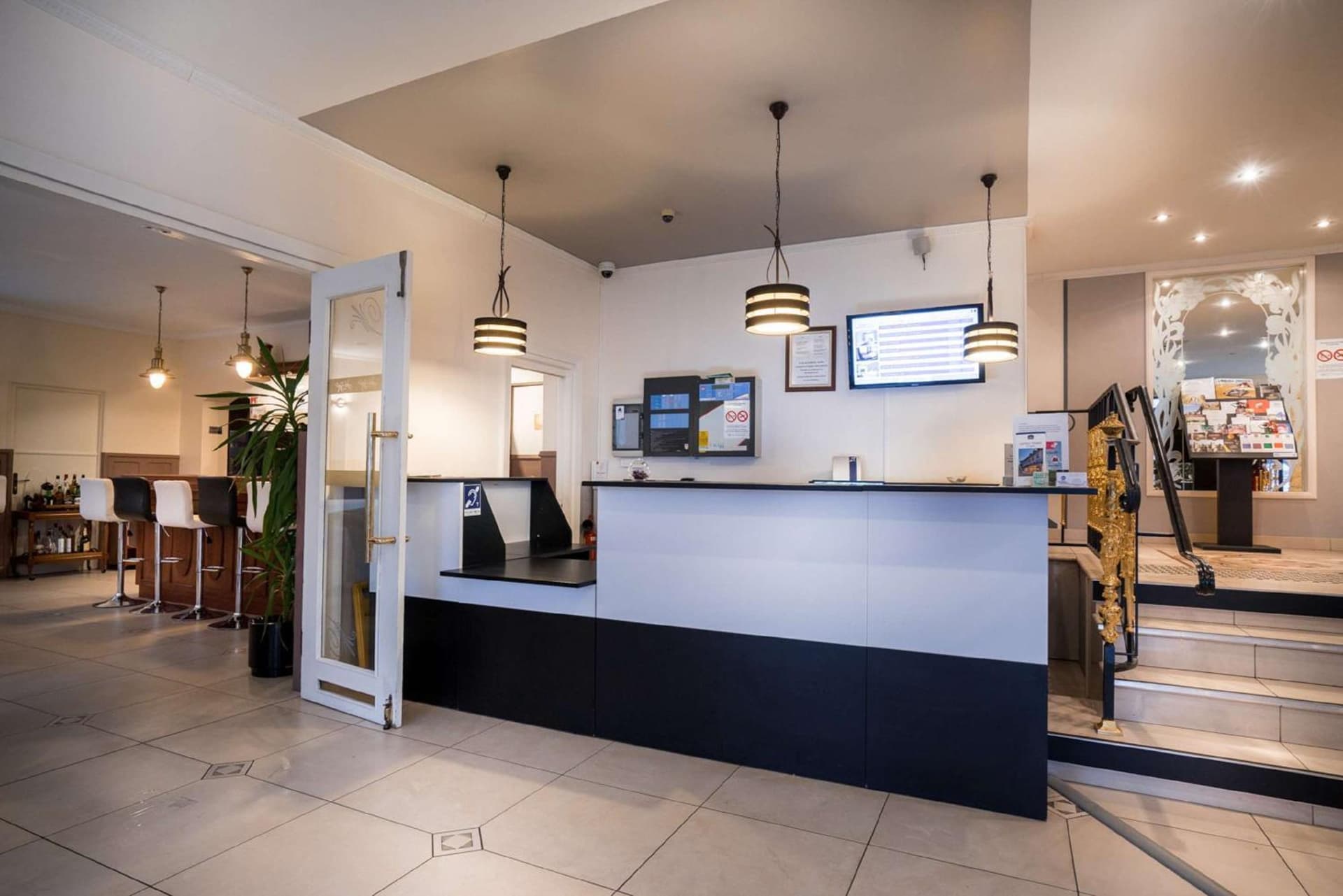 Best Western Hôtel & Restaurant Ile de France