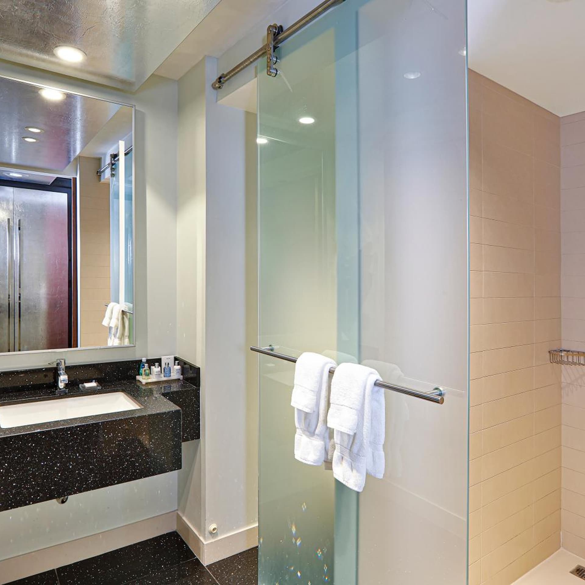 Radisson Blu Aqua Hotel, Chicago