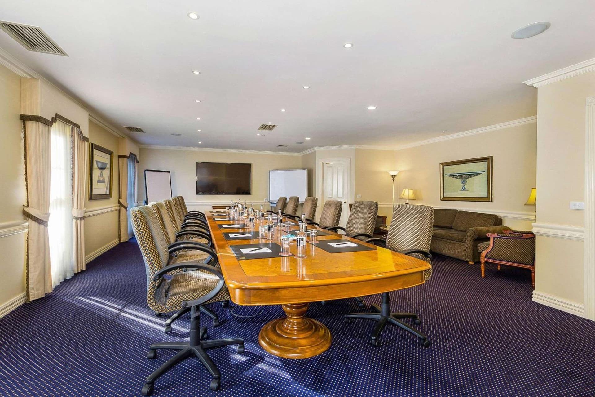 Canterbury International Hotel