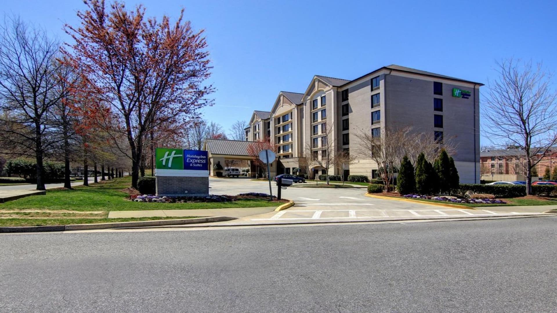 Holiday Inn Express Alpharetta - Windward parkway