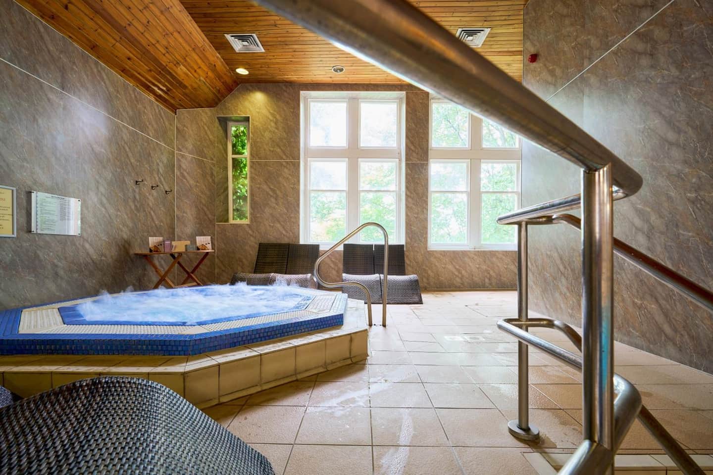 Stirling Highland Hotel- Part of the Cairn Collection
