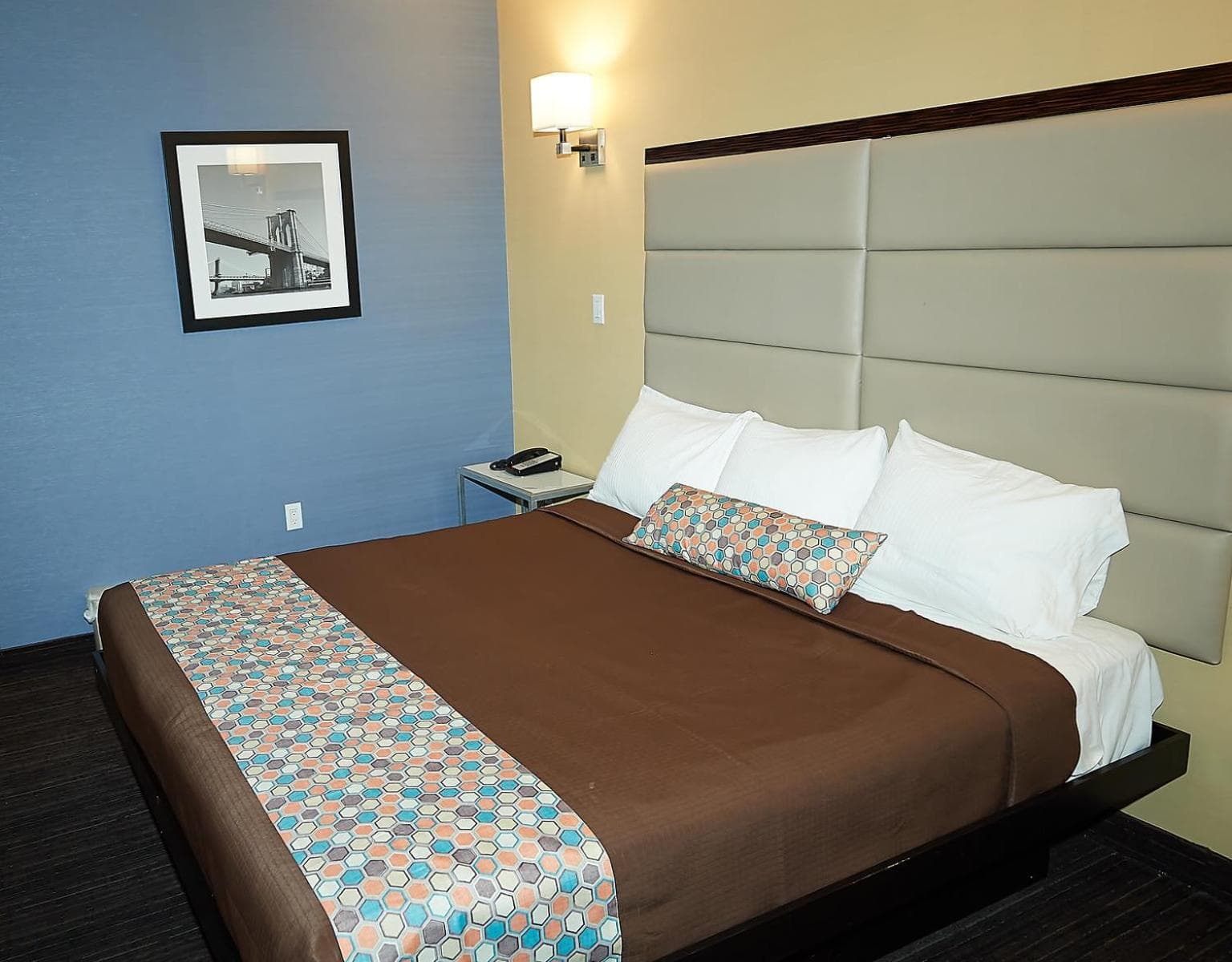 7 Days Hotel Bronx