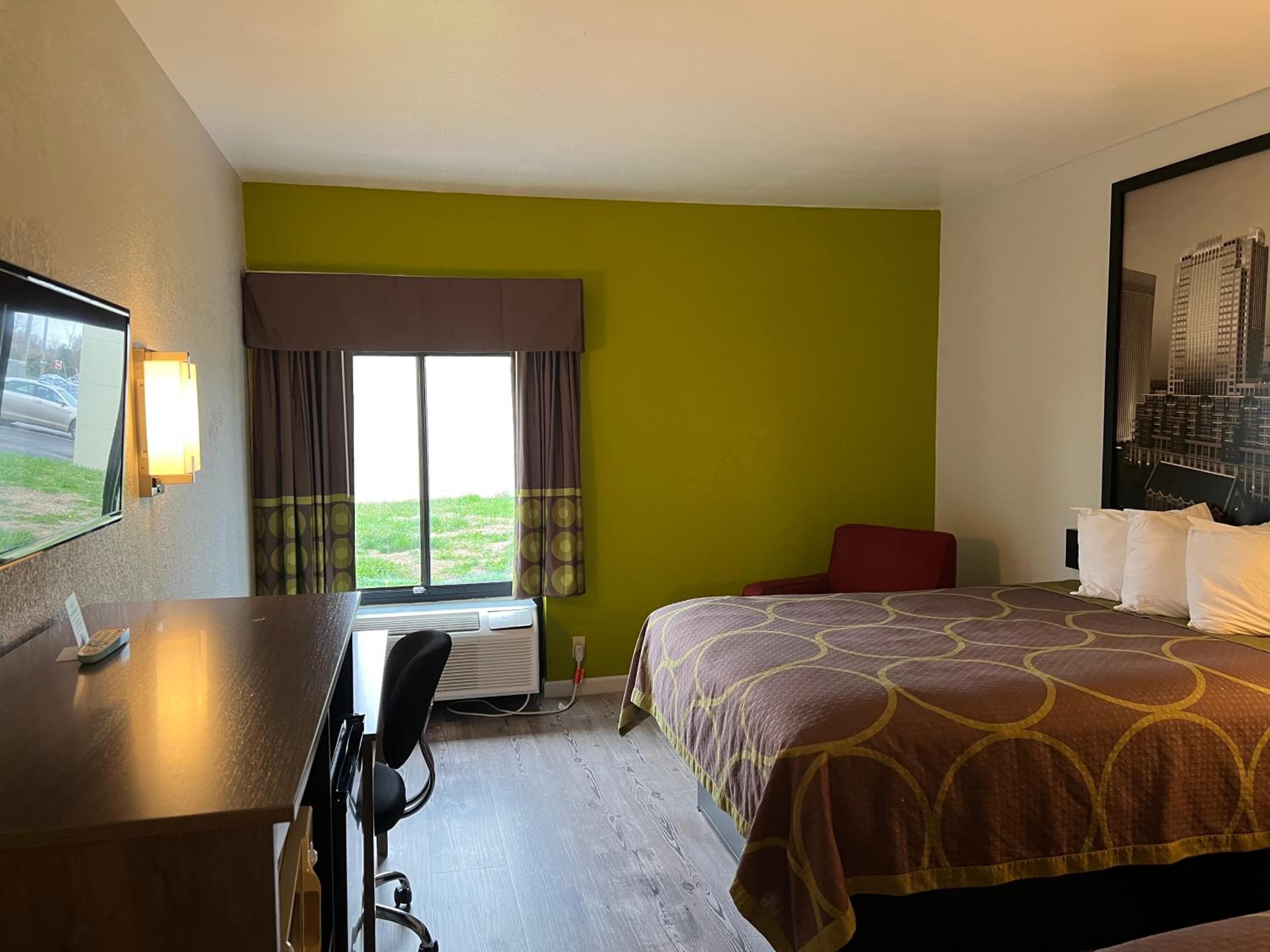 Super 8 by Wyndham Clemmons/Winston-Salem Area I-40