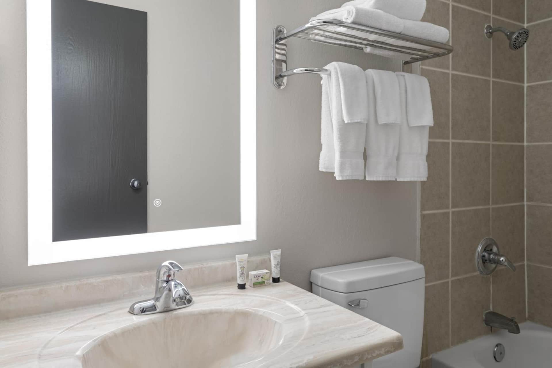 Baymont by Wyndham Liberty MO